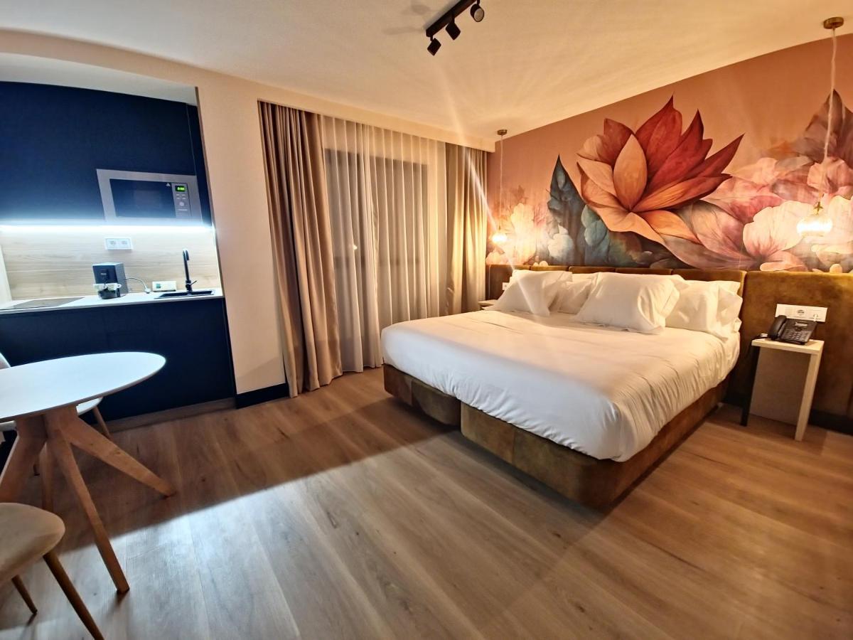Hotel Suites Moma Centro Villanueva De La Serena Eksteriør bilde